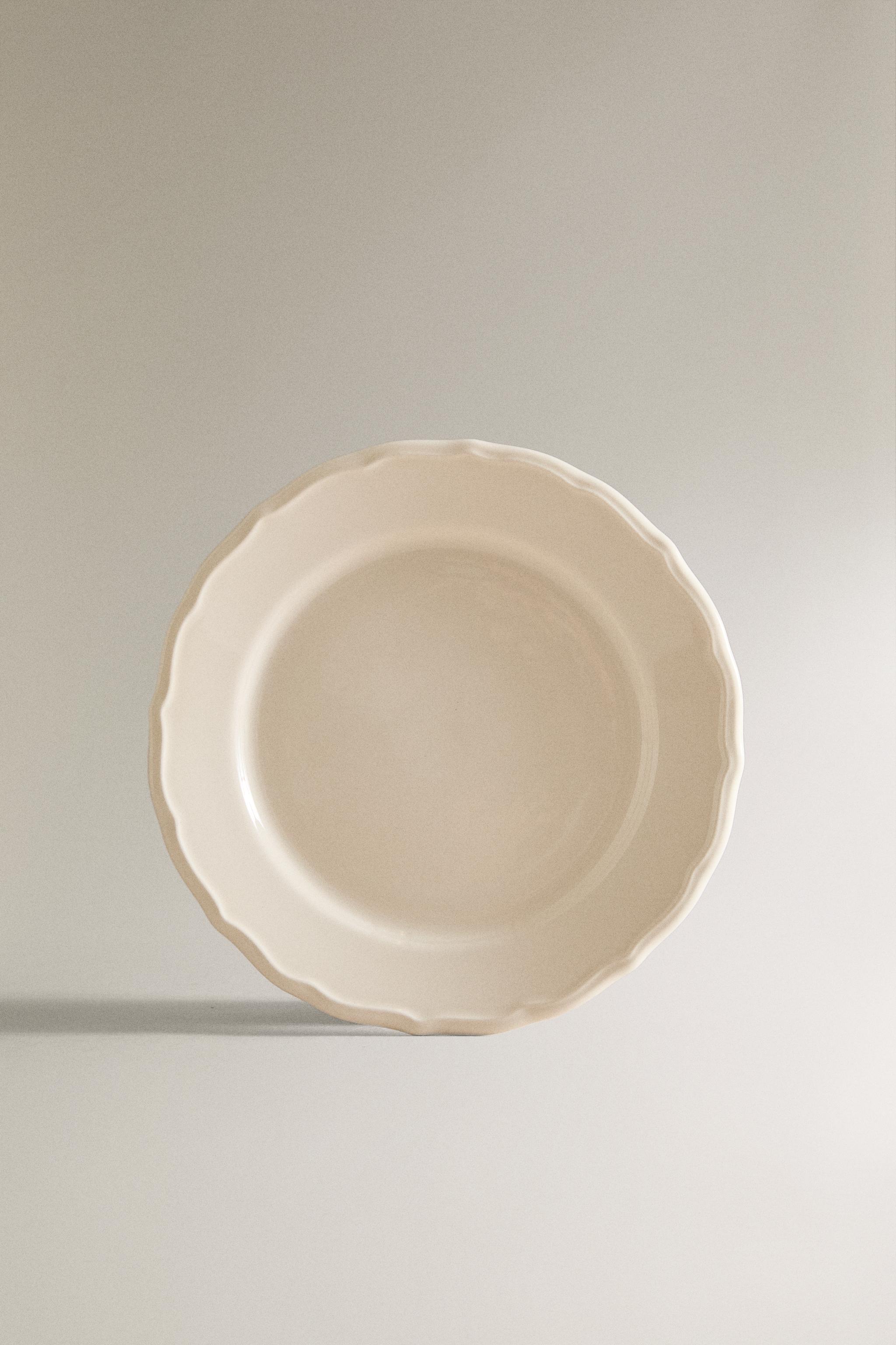 EARTHENWARE DESSERT PLATE WITH RAISED RIM